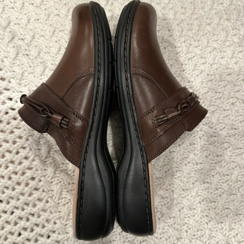 COLLECTION BY CLARKS WOMENS  LEISA CLOVER DARK BROWN LEATHER 8. 5 W NEW - Picture 4 of 7